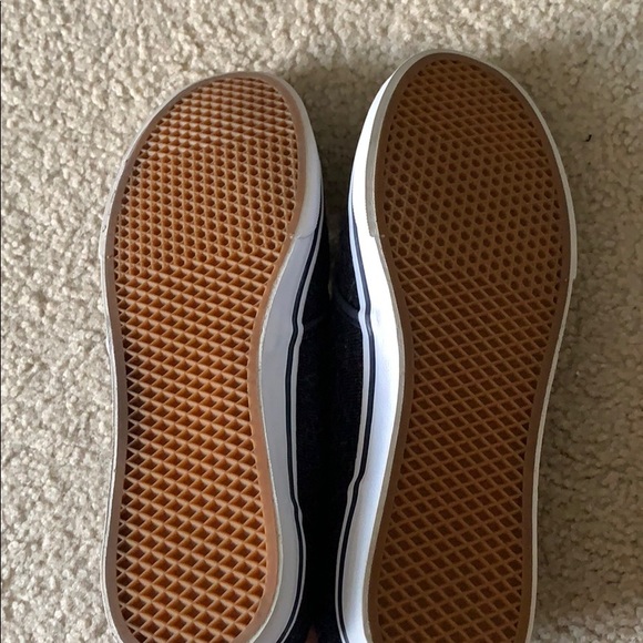 Vans - Picture 4 of 4